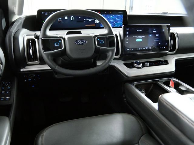 Certified 2025 Ford Expedition Active AWD/4WD image 8