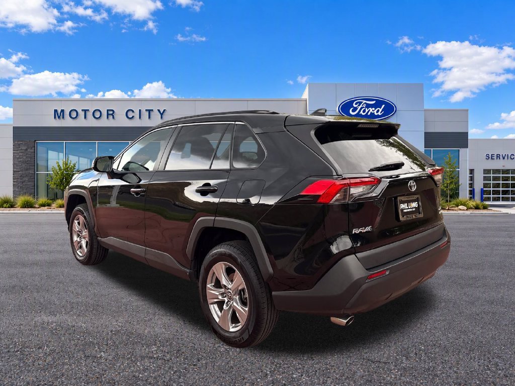 Used 2025 Toyota RAV4 XLE AWD/4WD image 6