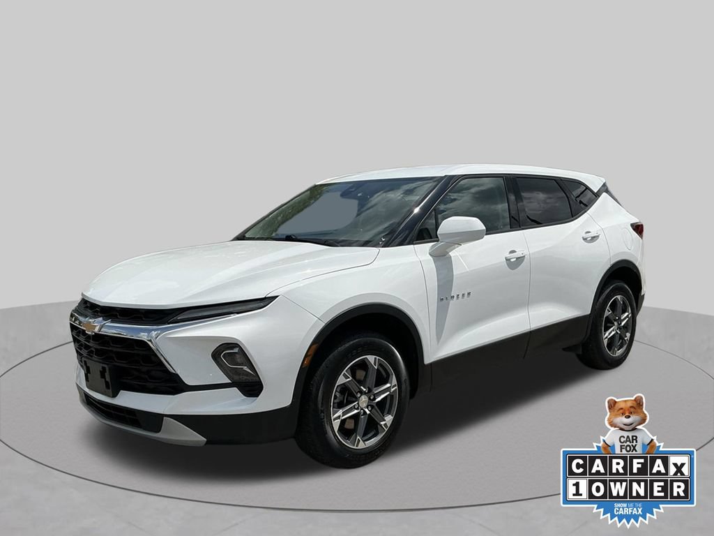 Used 2025 Chevrolet Blazer LT FWD image 1