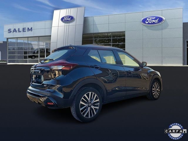 Used 2021 Nissan Kicks SV image 3