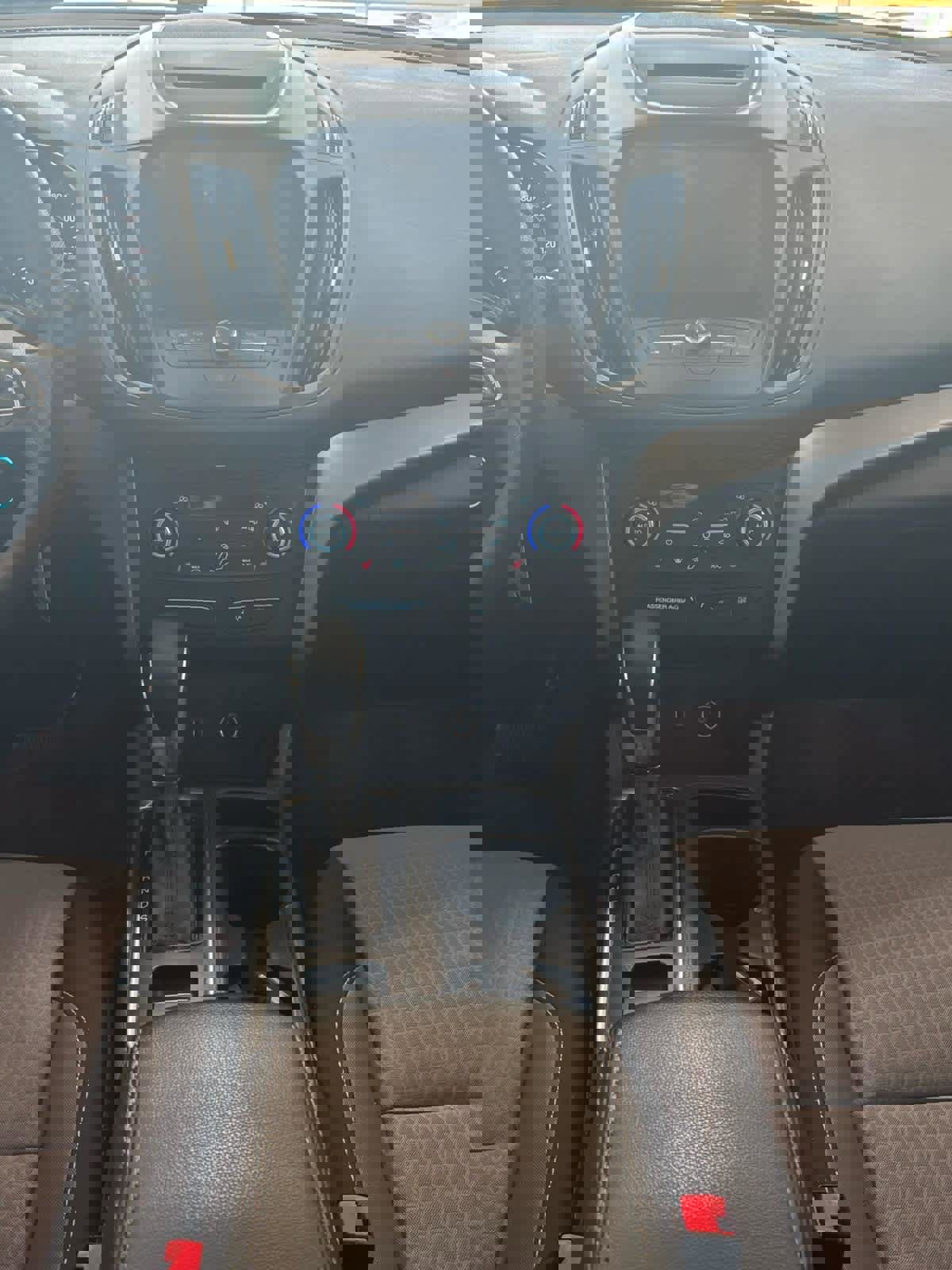 Certified 2018 Ford Escape SE w/ SE Sync 3 Package image 9