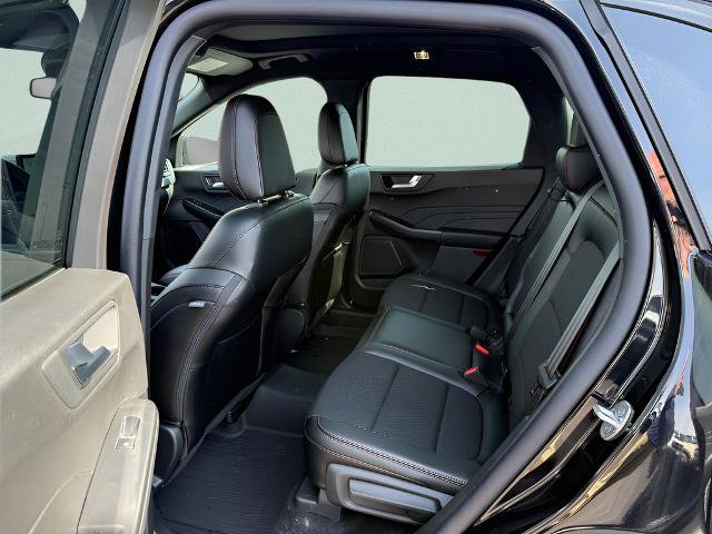 Certified 2025 Ford Escape ST-Line Elite w/ Class II Trailer Tow Package AWD/4WD image 5