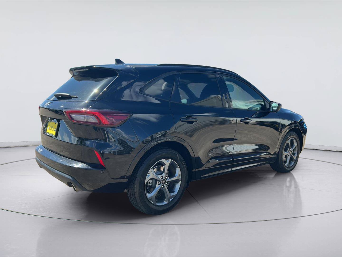 Certified 2023 Ford Escape ST-Line FWD image 4