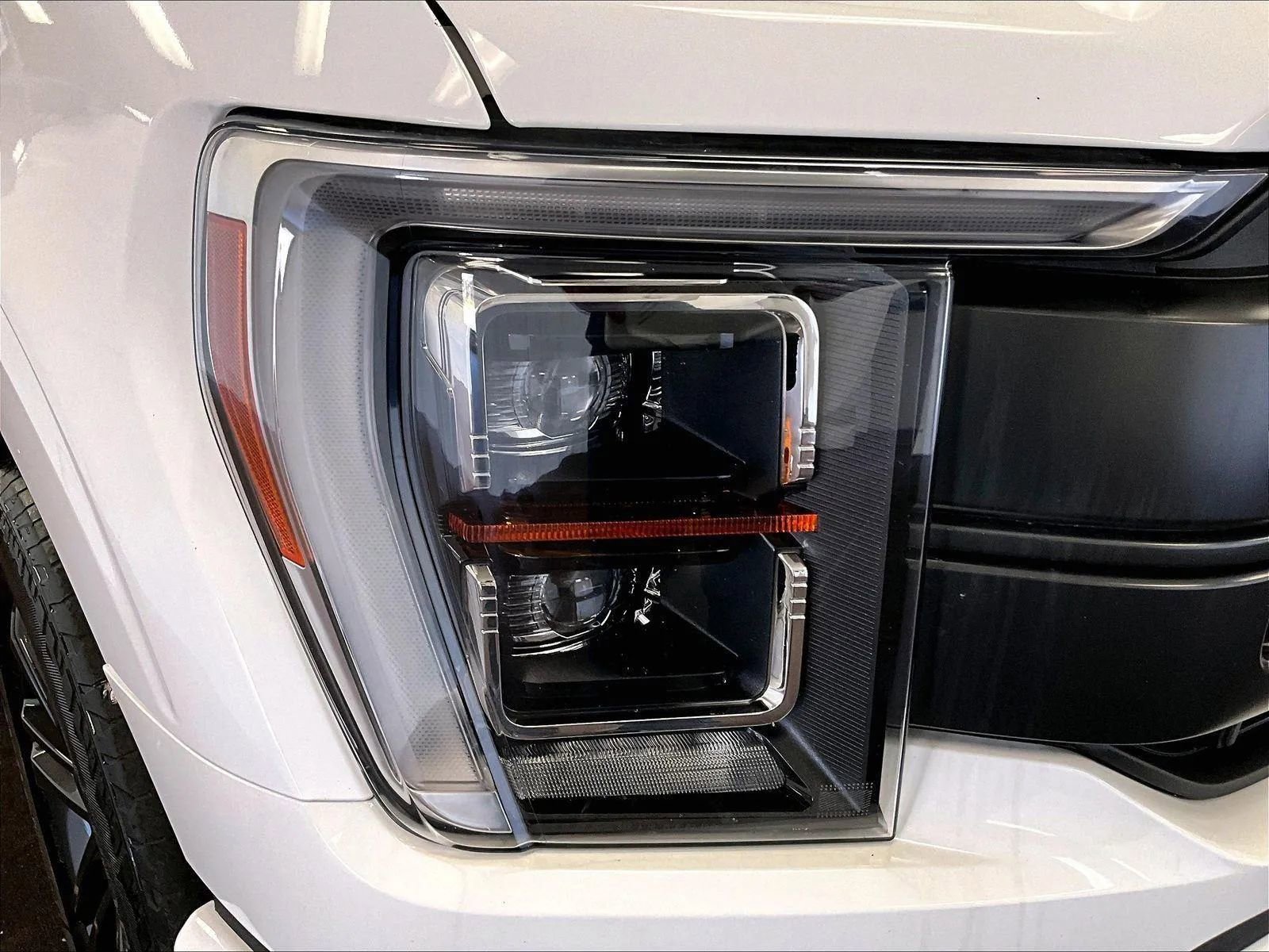 Certified 2023 Ford F150 Lariat w/ Equipment Group 502A High image 27