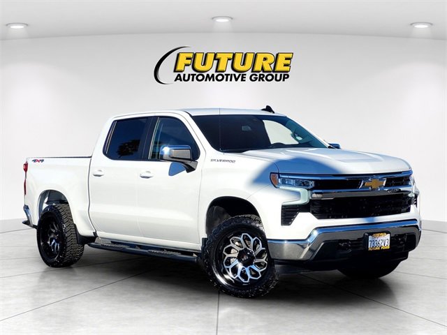 Used 2023 Chevrolet Silverado 1500 LT image 1