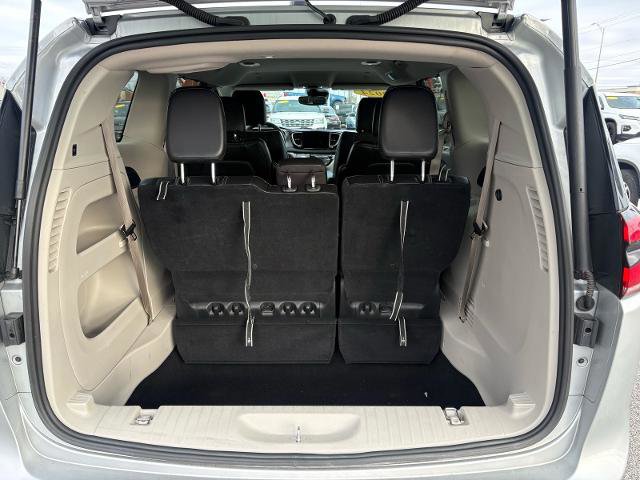 Used 2024 Chrysler Pacifica Touring-L image 26