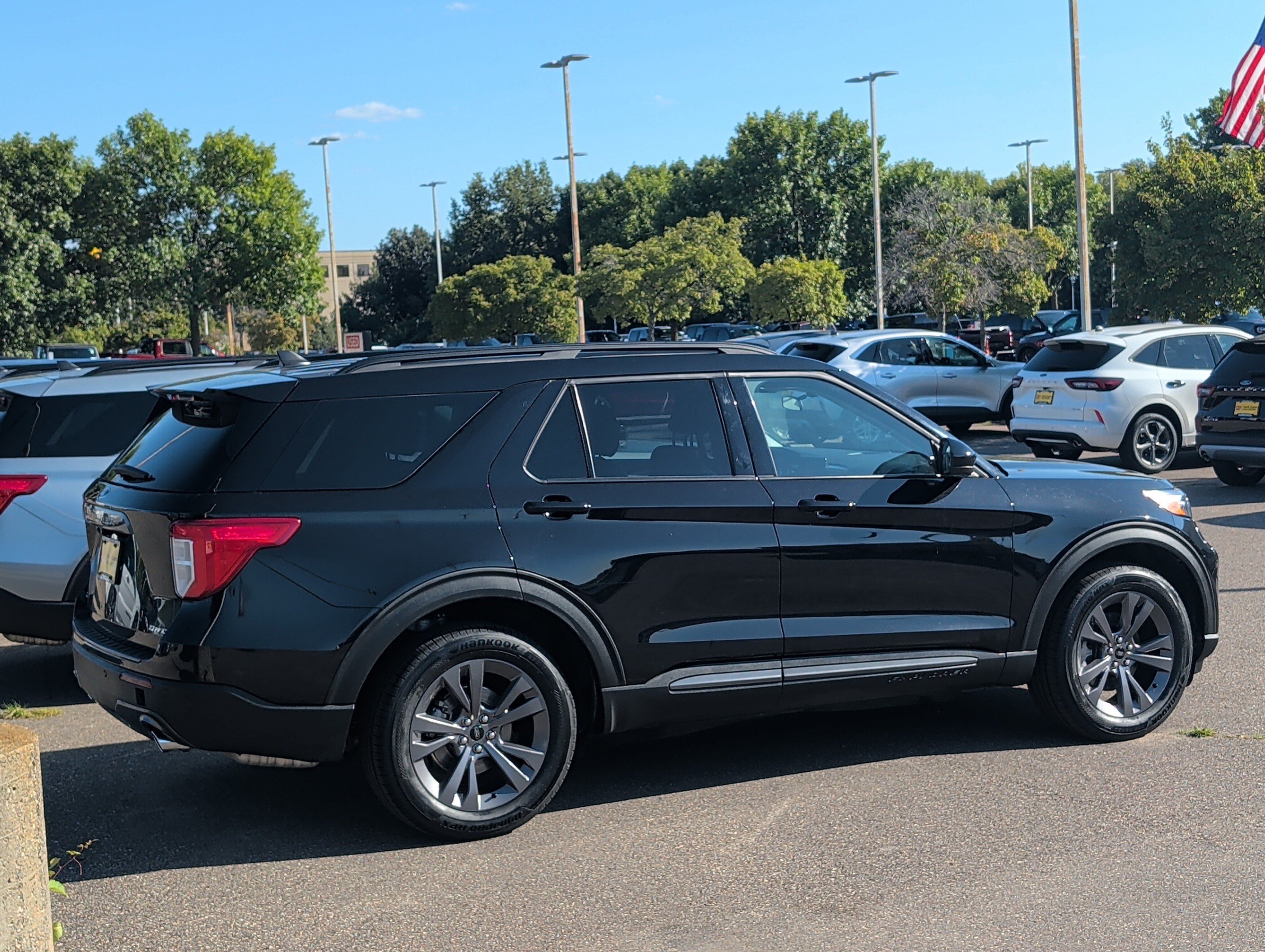 Certified 2024 Ford Explorer XLT w/ Equipment Group 202A AWD/4WD image 6