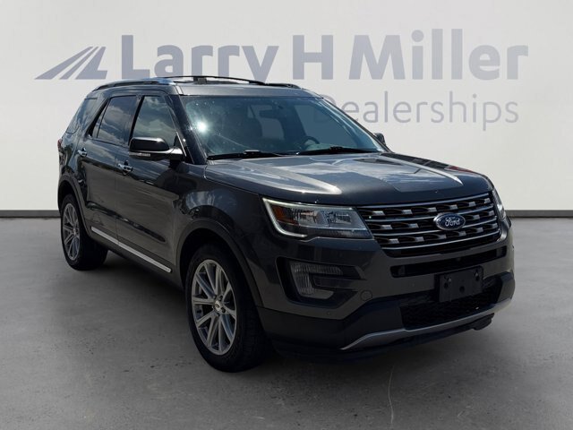 Certified 2017 Ford Explorer Limited AWD/4WD image 7