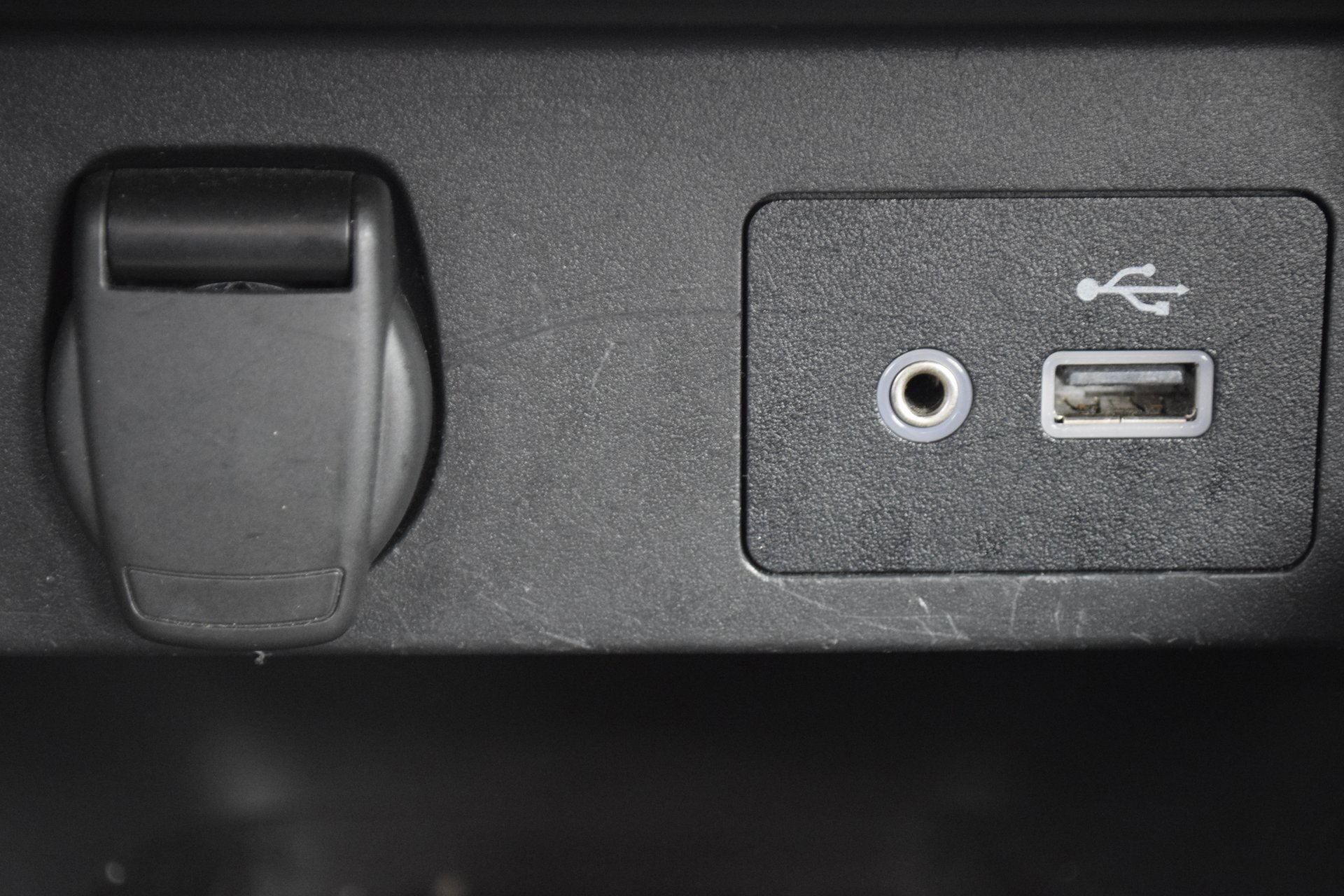 Used 2023 Nissan Versa SV image 17