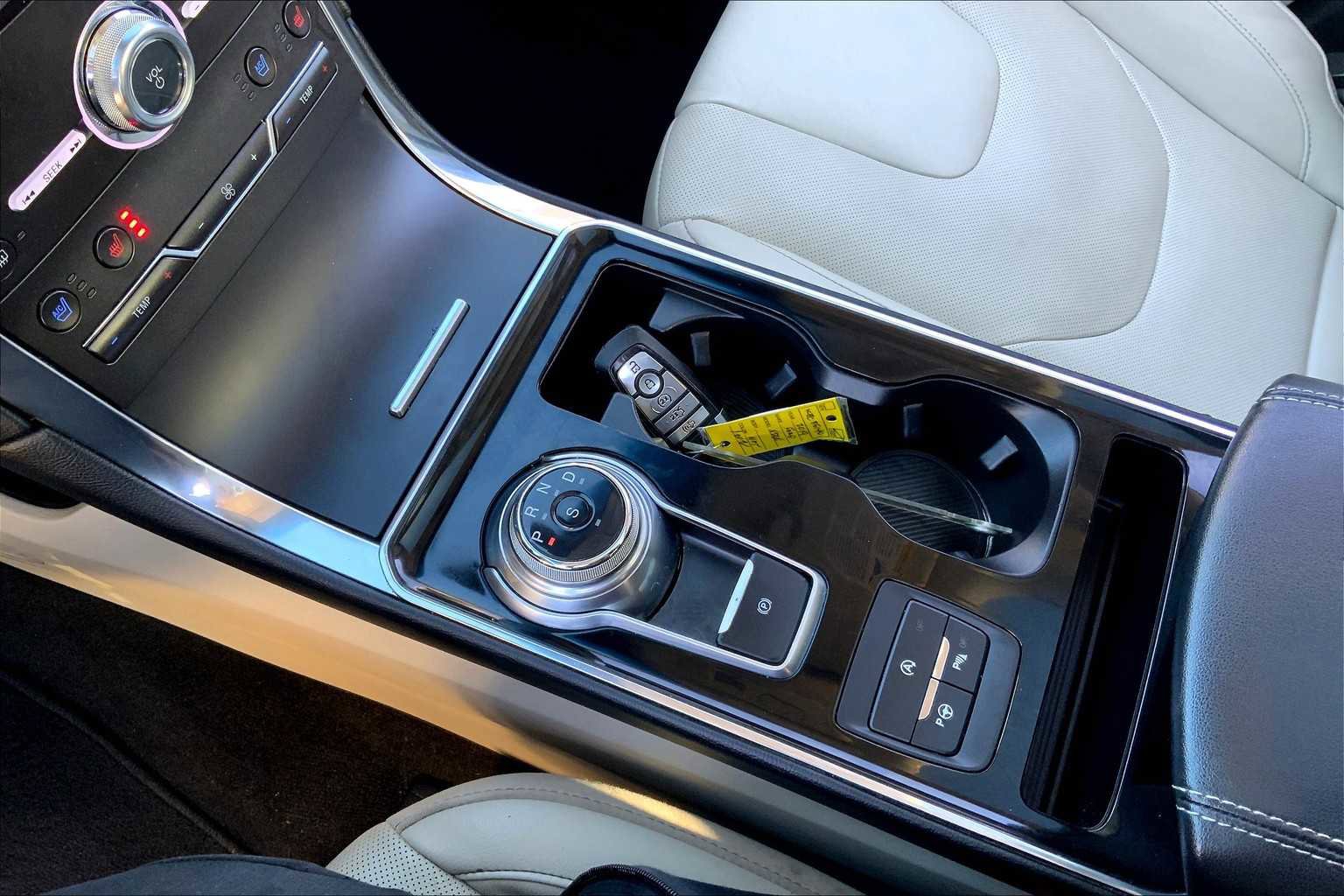 Certified 2019 Ford Edge Titanium w/ Equipment Group 301A FWD image 15