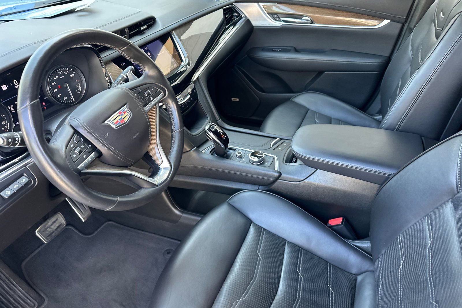 Used 2022 Cadillac XT6 Sport w/ Platinum Package image 9