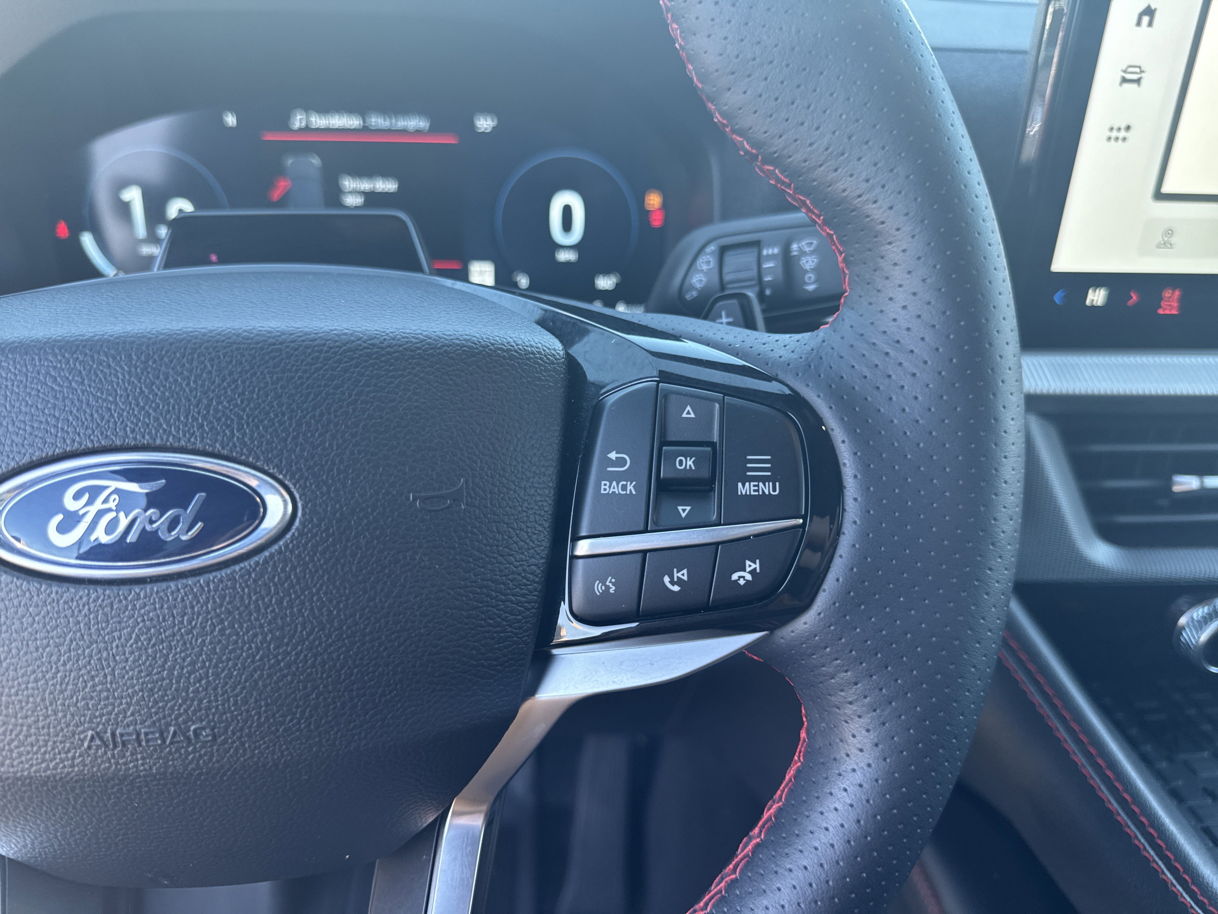 Certified 2025 Ford Explorer ST image 28