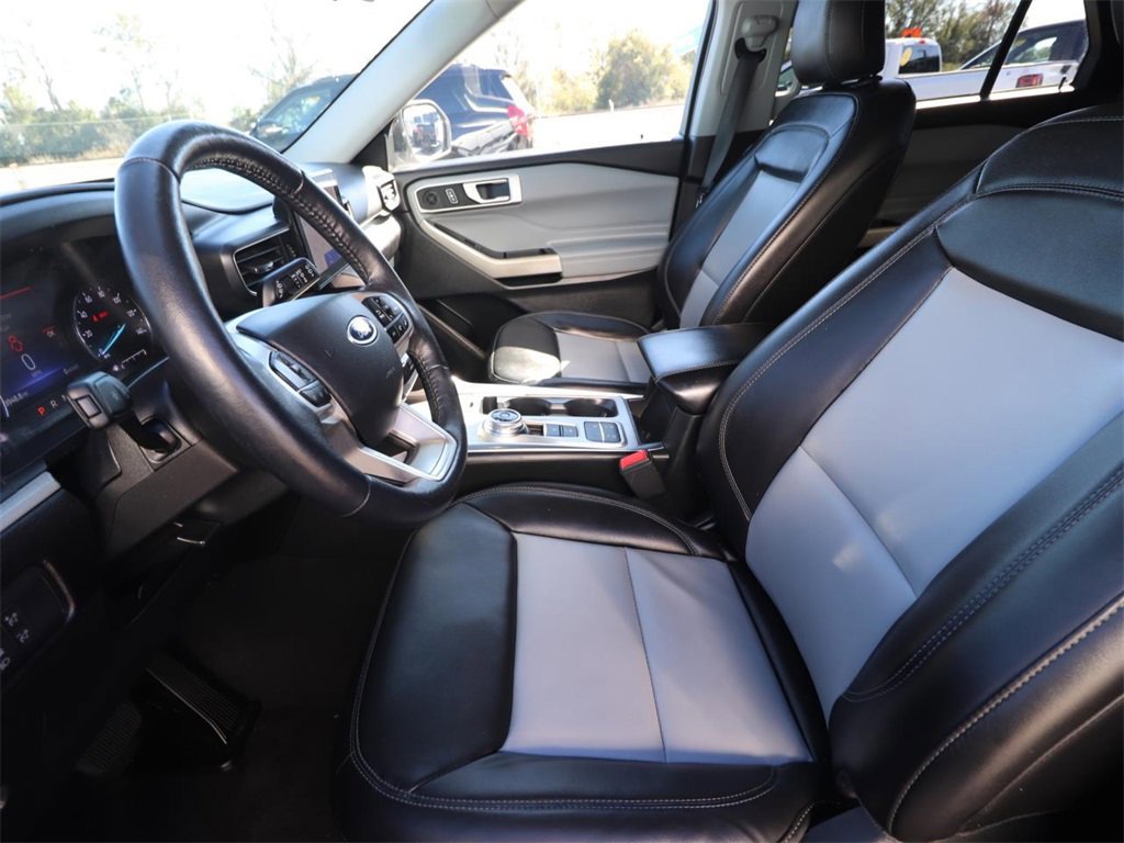 Certified 2022 Ford Explorer XLT w/ Equipment Group 202A image 8