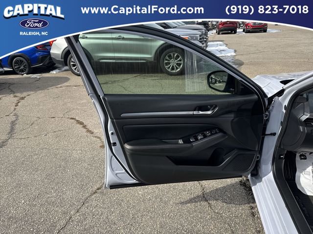 Used 2024 Nissan Altima 2.5 SR image 19