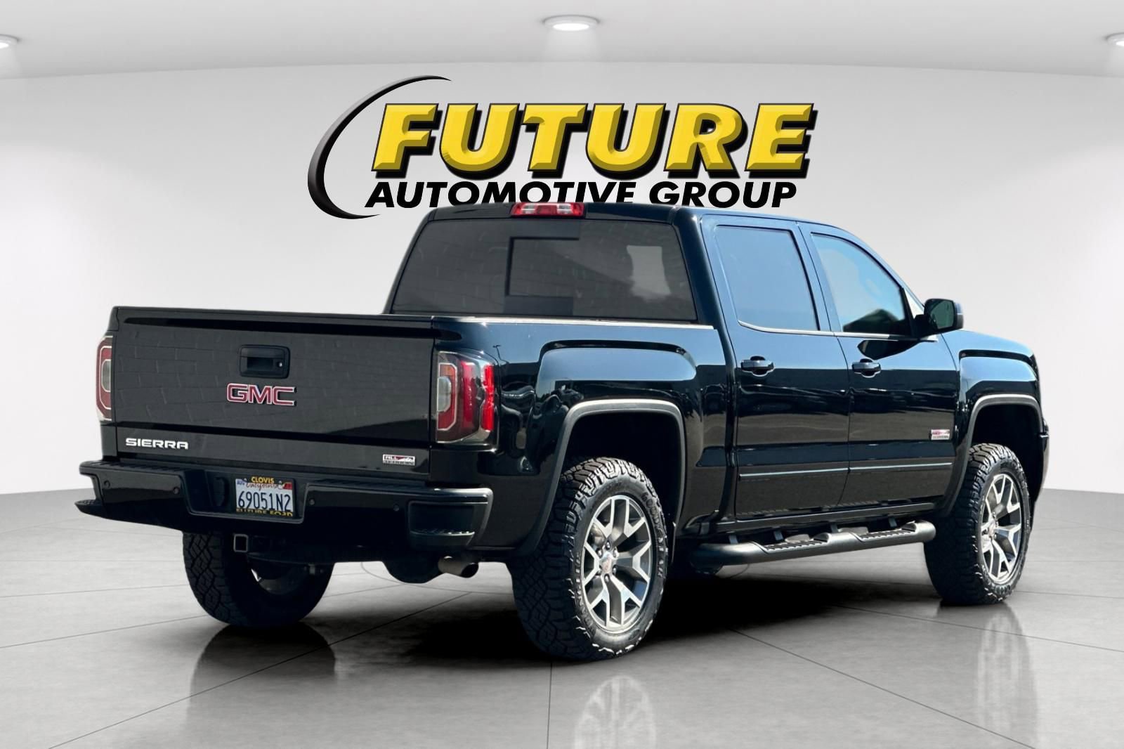 Used 2018 GMC Sierra 1500 SLT image 3