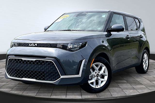 Used 2024 Kia Soul LX w/ Option Group 015 FWD image 12