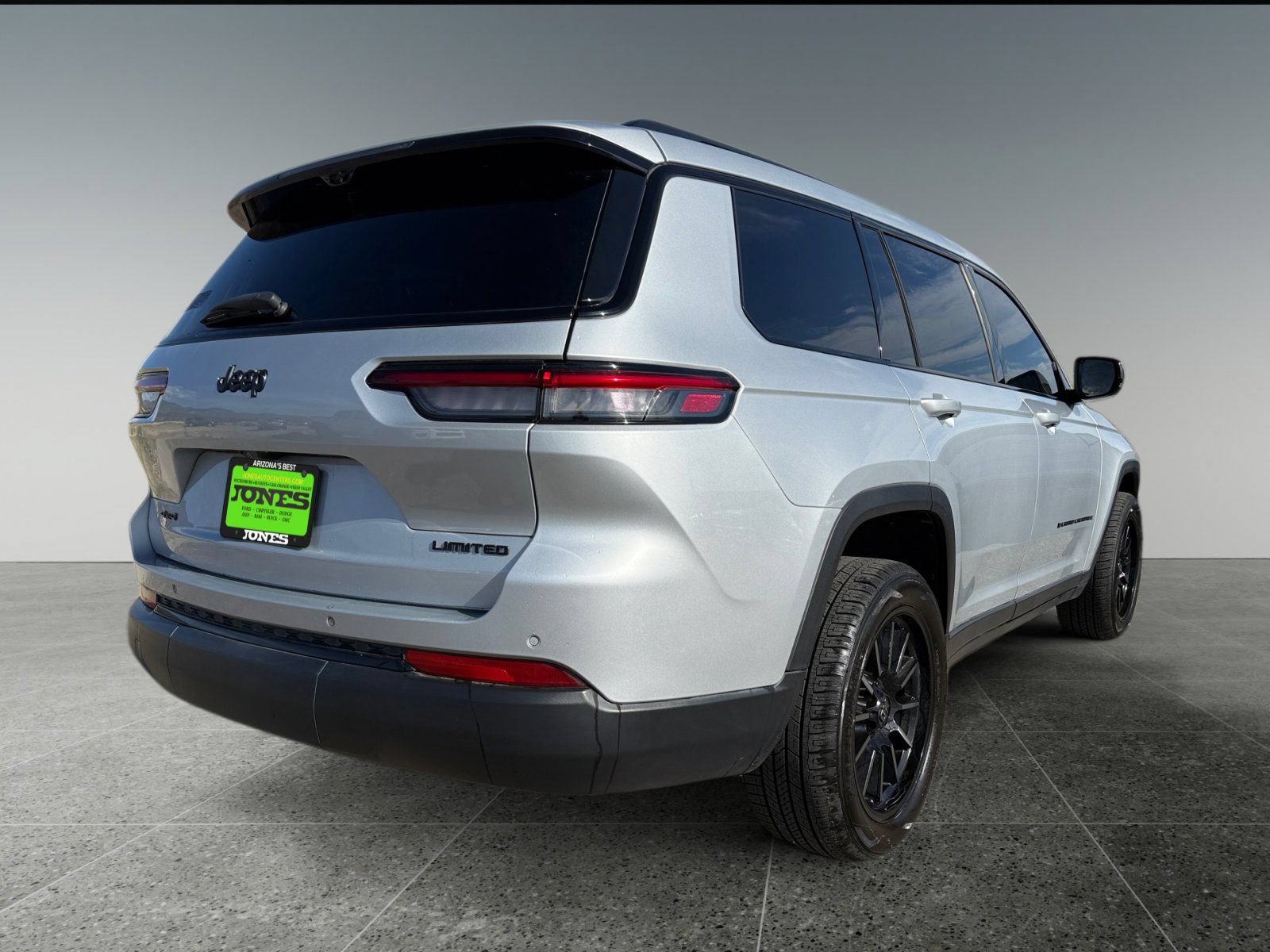 Used 2023 Jeep Grand Cherokee L Limited w/ Luxury Tech Group II AWD/4WD image 7
