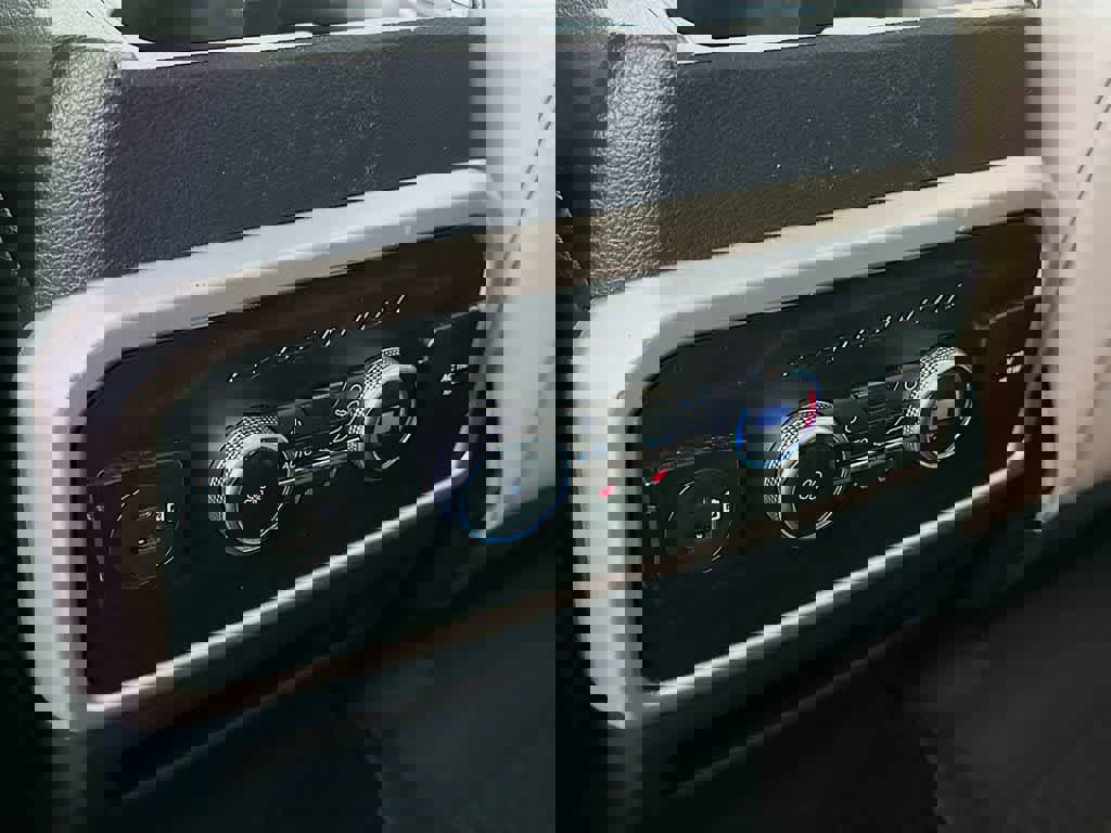 Certified 2022 Ford Expedition Limited image 16