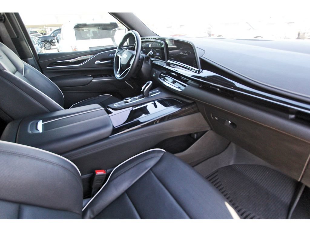 Used 2024 Cadillac Escalade Sport w/ LPO, ONYX Package AWD/4WD image 33