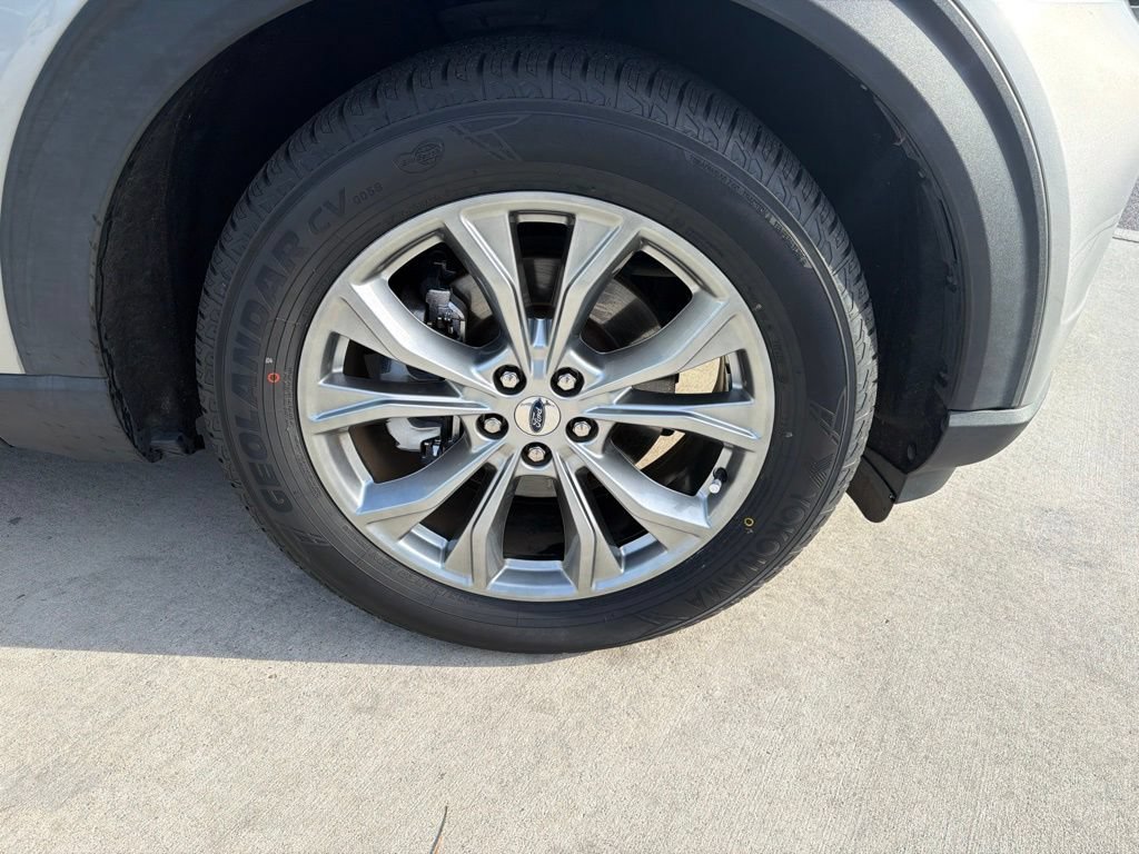 Certified 2023 Ford Explorer XLT w/ Equipment Group 202A RWD image 12