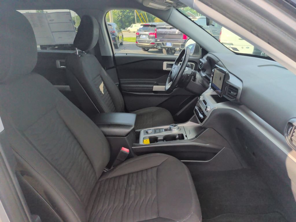 Certified 2020 Ford Explorer XLT w/ Comfort Package AWD/4WD image 16