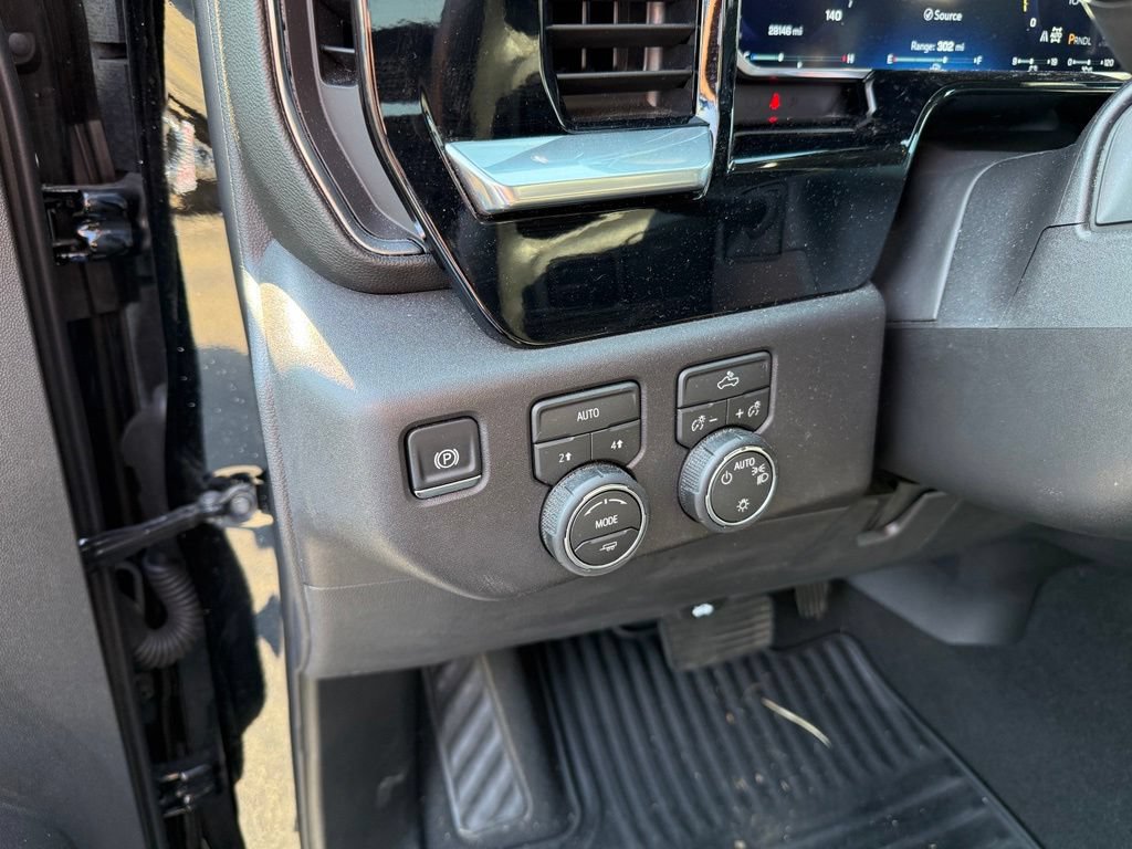Used 2026 Chevrolet Silverado 1500 LT AWD/4WD image 12