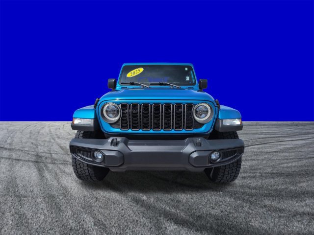 Used 2025 Jeep Gladiator Sport AWD/4WD image 9