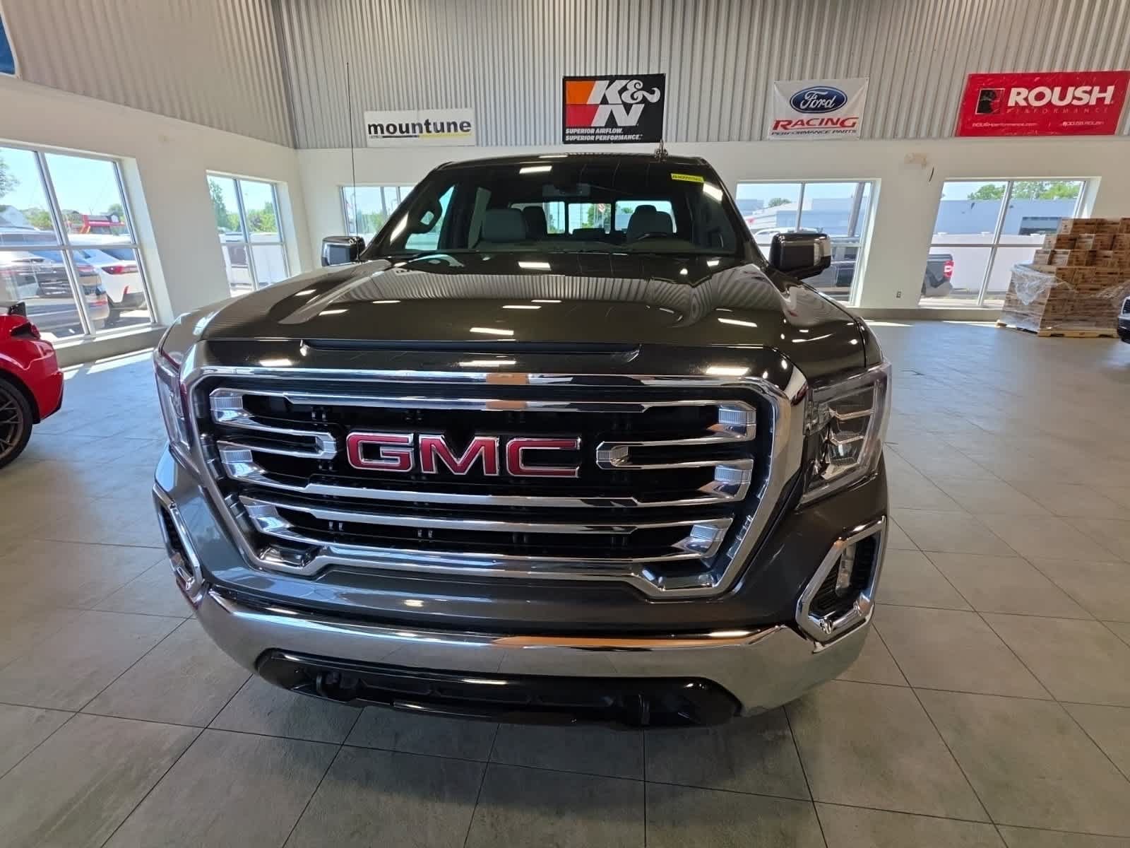 Used 2019 GMC Sierra 1500 SLT w/ SLT Convenience Package AWD/4WD image 3