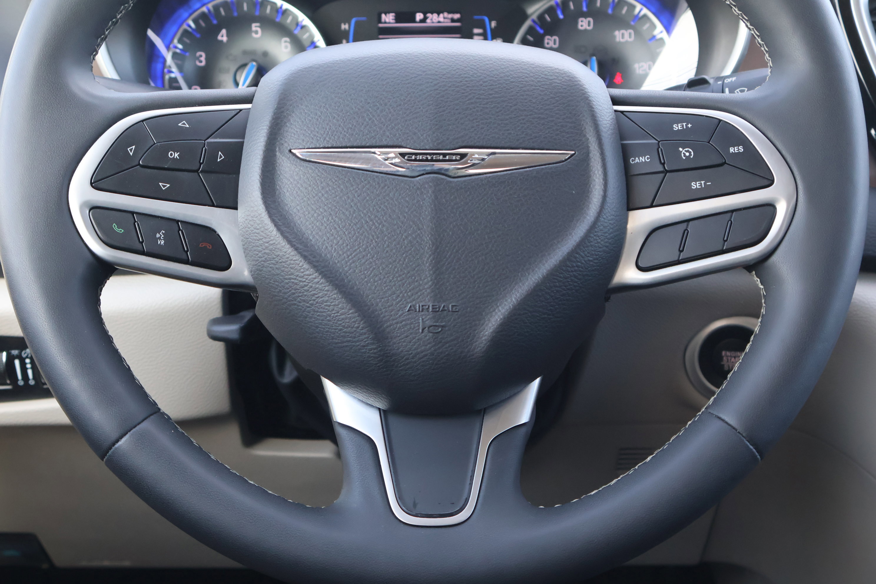 Used 2024 Chrysler Voyager LX image 21