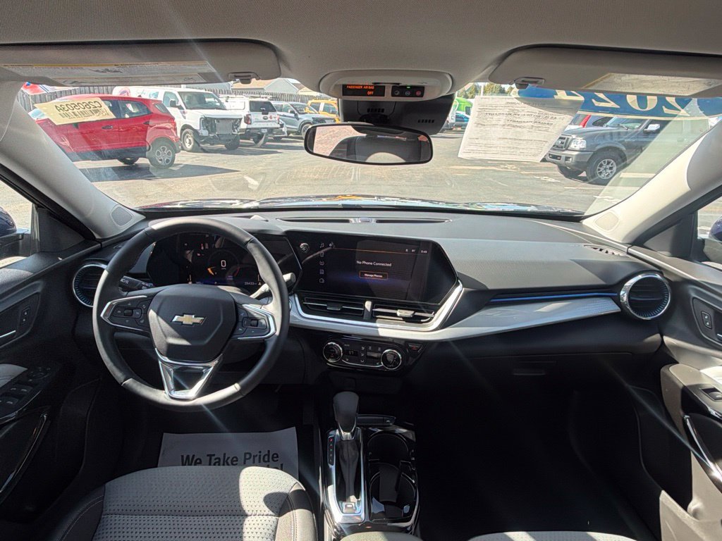 Used 2024 Chevrolet Trax LT w/ Driver Confidence Package FWD image 21