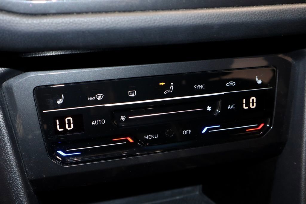 Used 2022 Volkswagen Tiguan SEL R-Line image 36