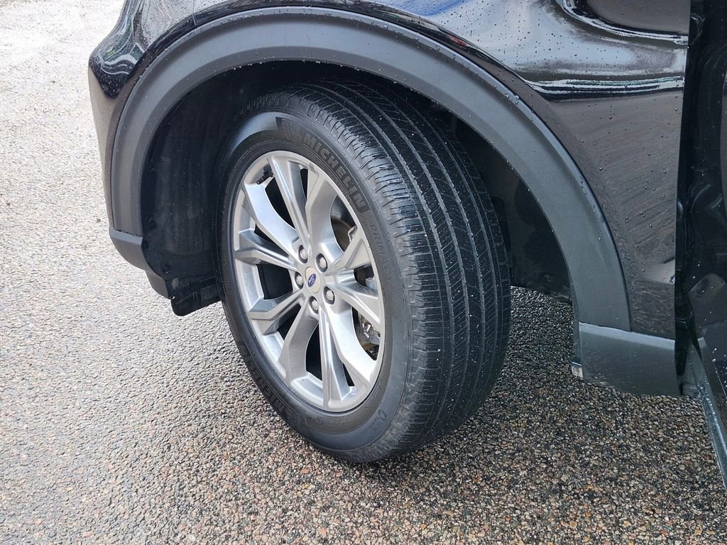 Certified 2022 Ford Explorer XLT w/ Equipment Group 202A image 36