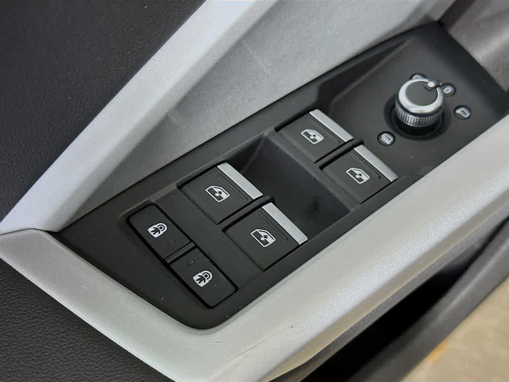 Used 2025 Audi Q3 2.0T Premium AWD/4WD image 28