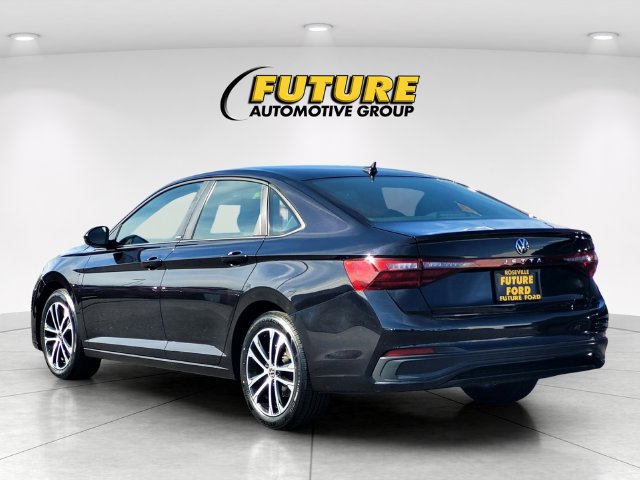 Used 2025 Volkswagen Jetta Sport FWD image 6