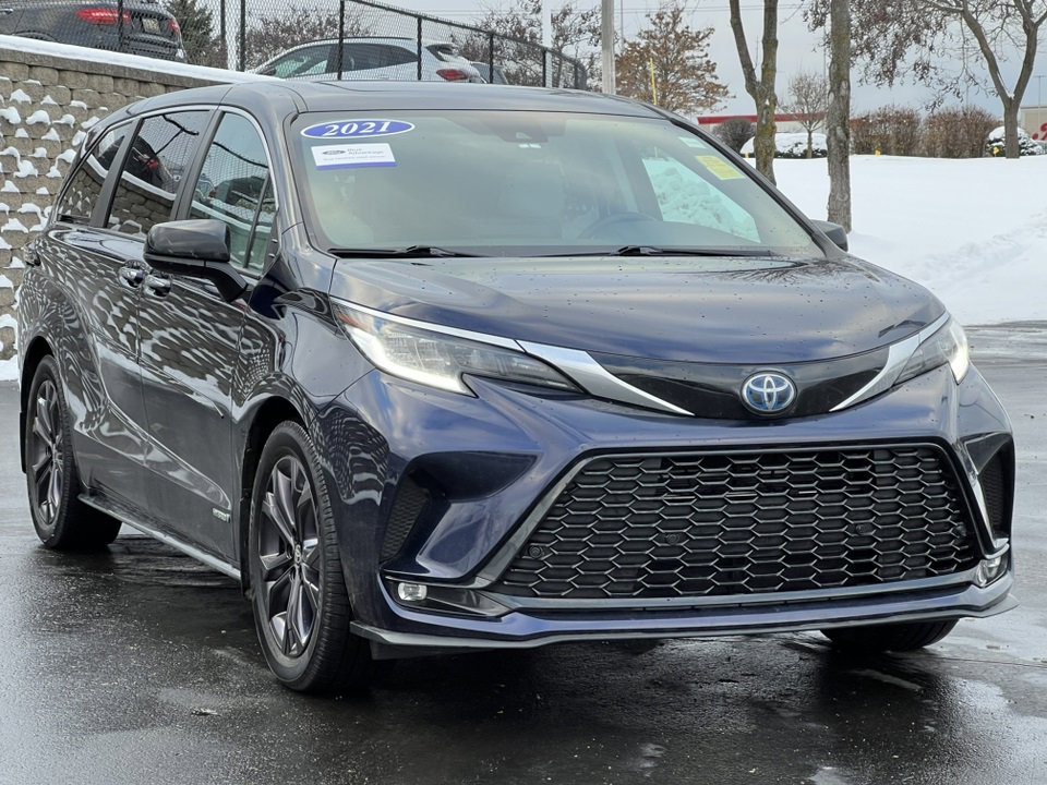 Used 2021 Toyota Sienna XSE image 38