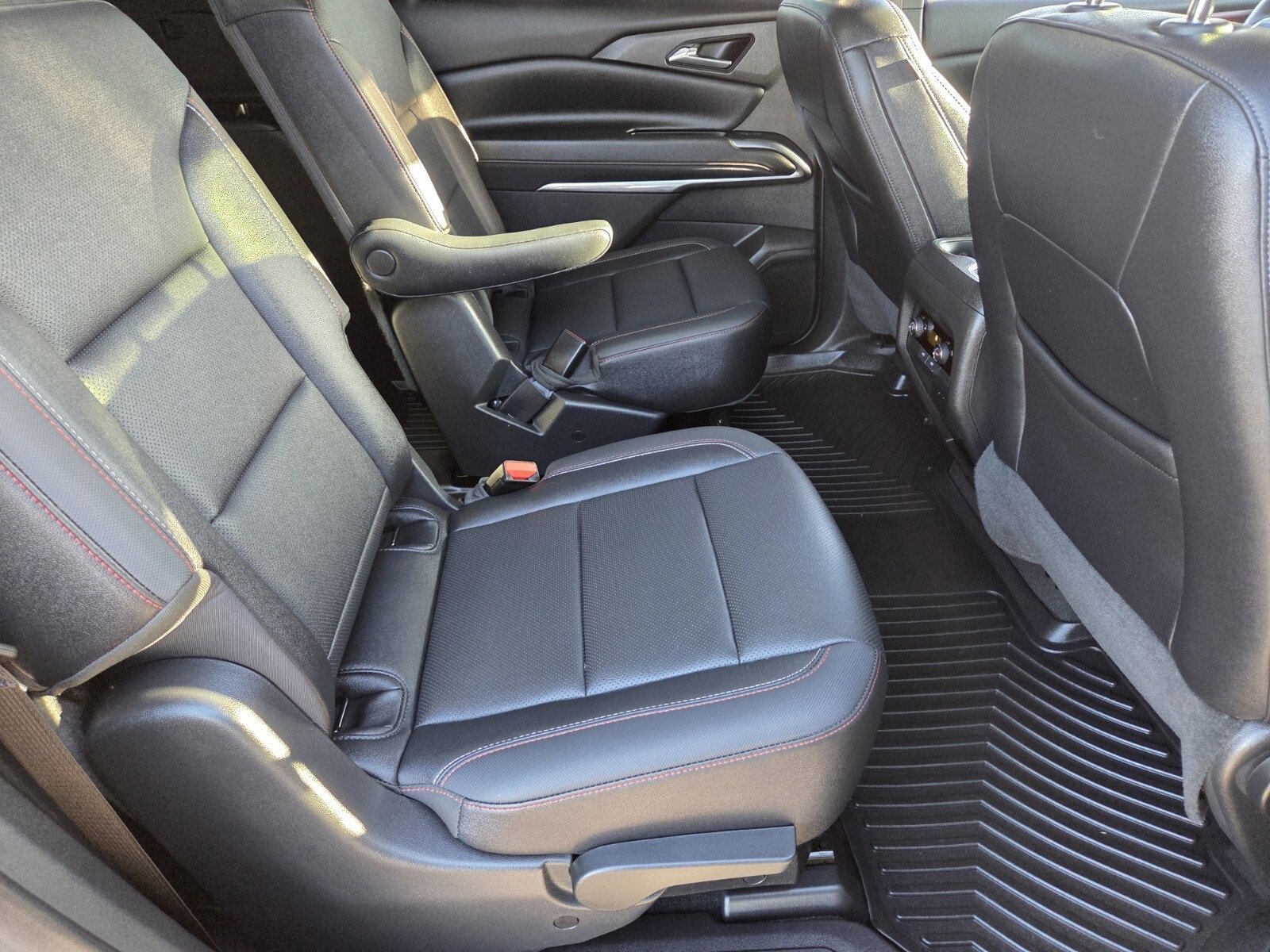 Used 2025 Chevrolet Traverse Z71 w/ Driver Confidence Package image 15