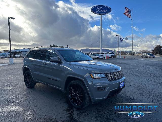 Used 2020 Jeep Grand Cherokee Altitude image 3