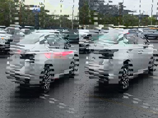 Used 2023 Nissan Altima 2.5 SV image 5