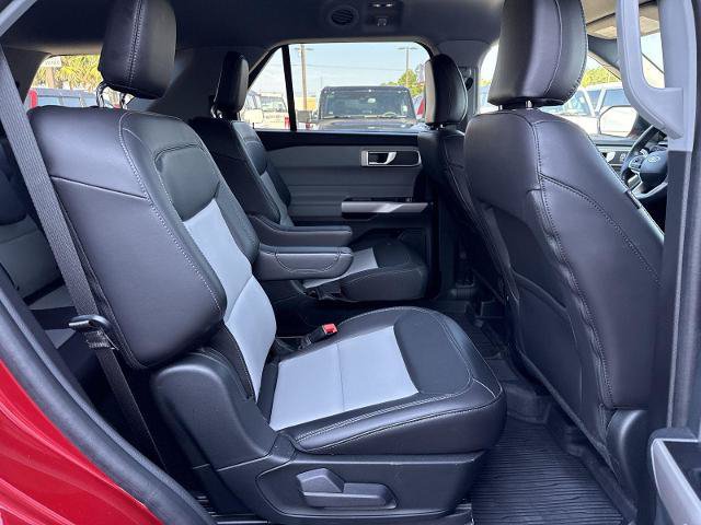 Certified 2023 Ford Explorer XLT w/ Equipment Group 202A RWD image 22