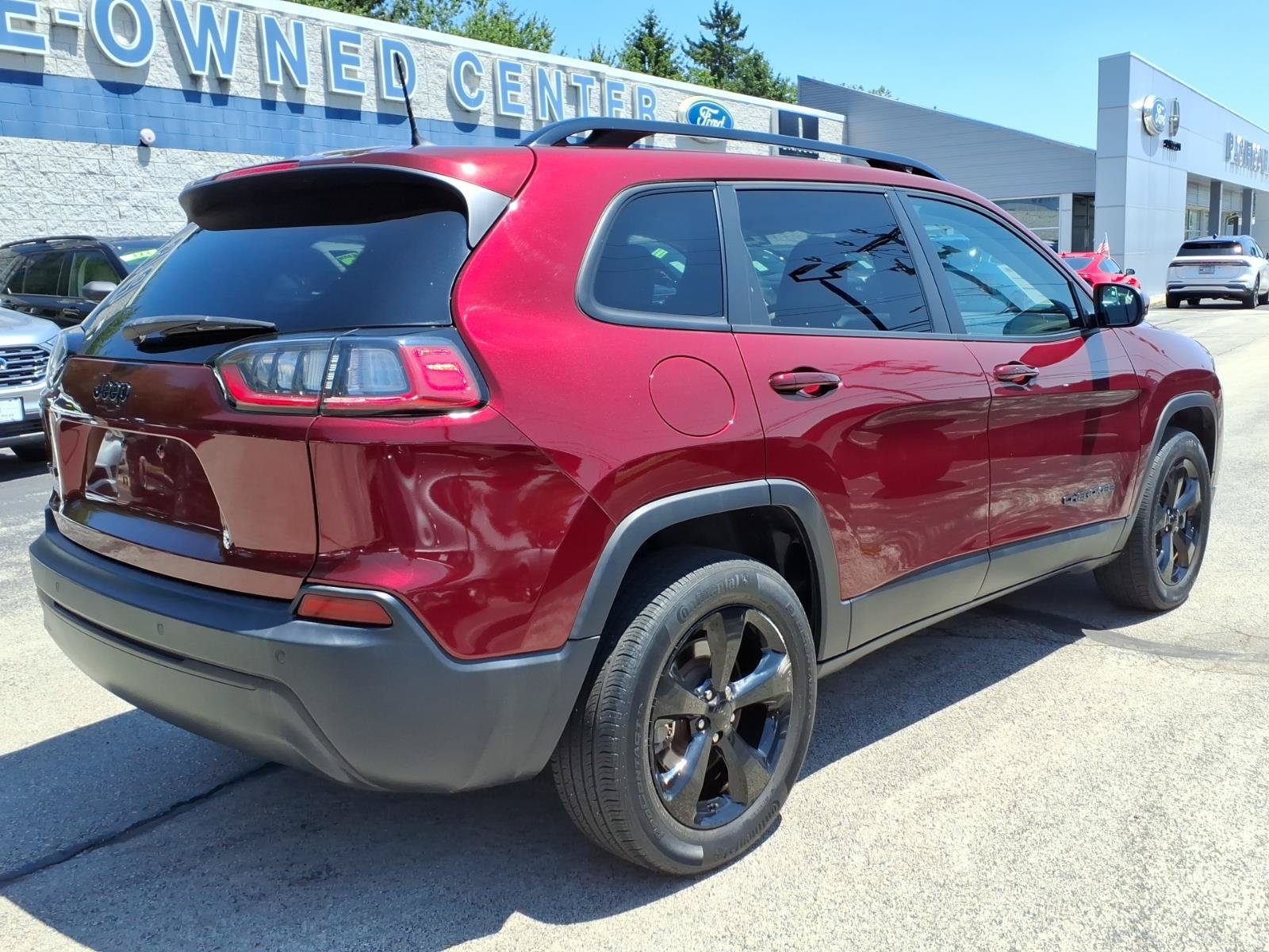 Used 2020 Jeep Cherokee Latitude Plus AWD/4WD image 3