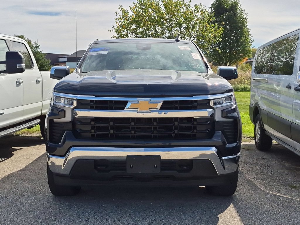 Used 2024 Chevrolet Silverado 1500 LT AWD/4WD image 6