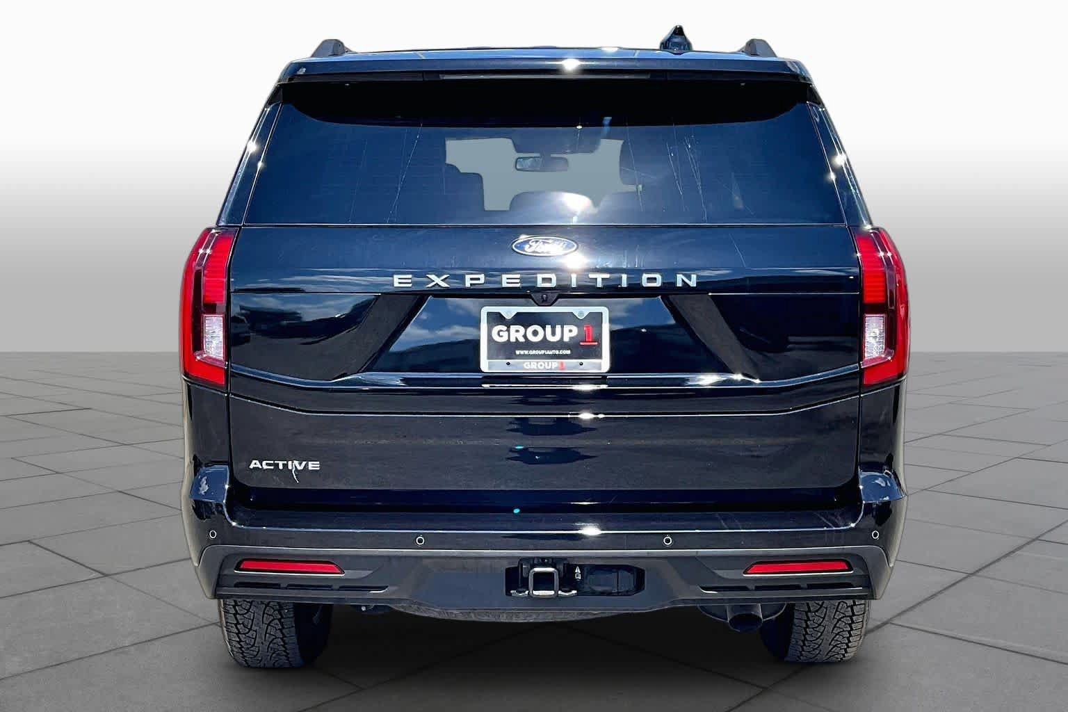 Certified 2025 Ford Expedition Active AWD/4WD image 5