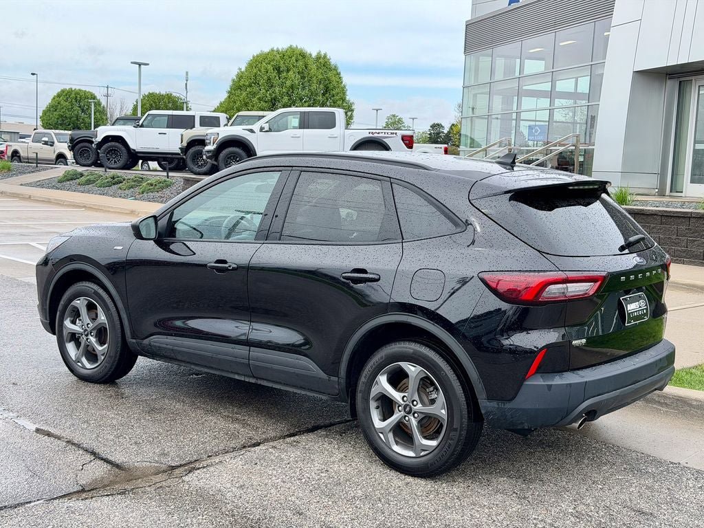 Certified 2025 Ford Escape ST-Line AWD/4WD image 4