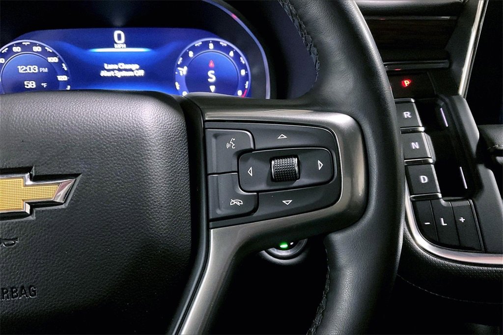 Used 2023 Chevrolet Suburban Premier image 18