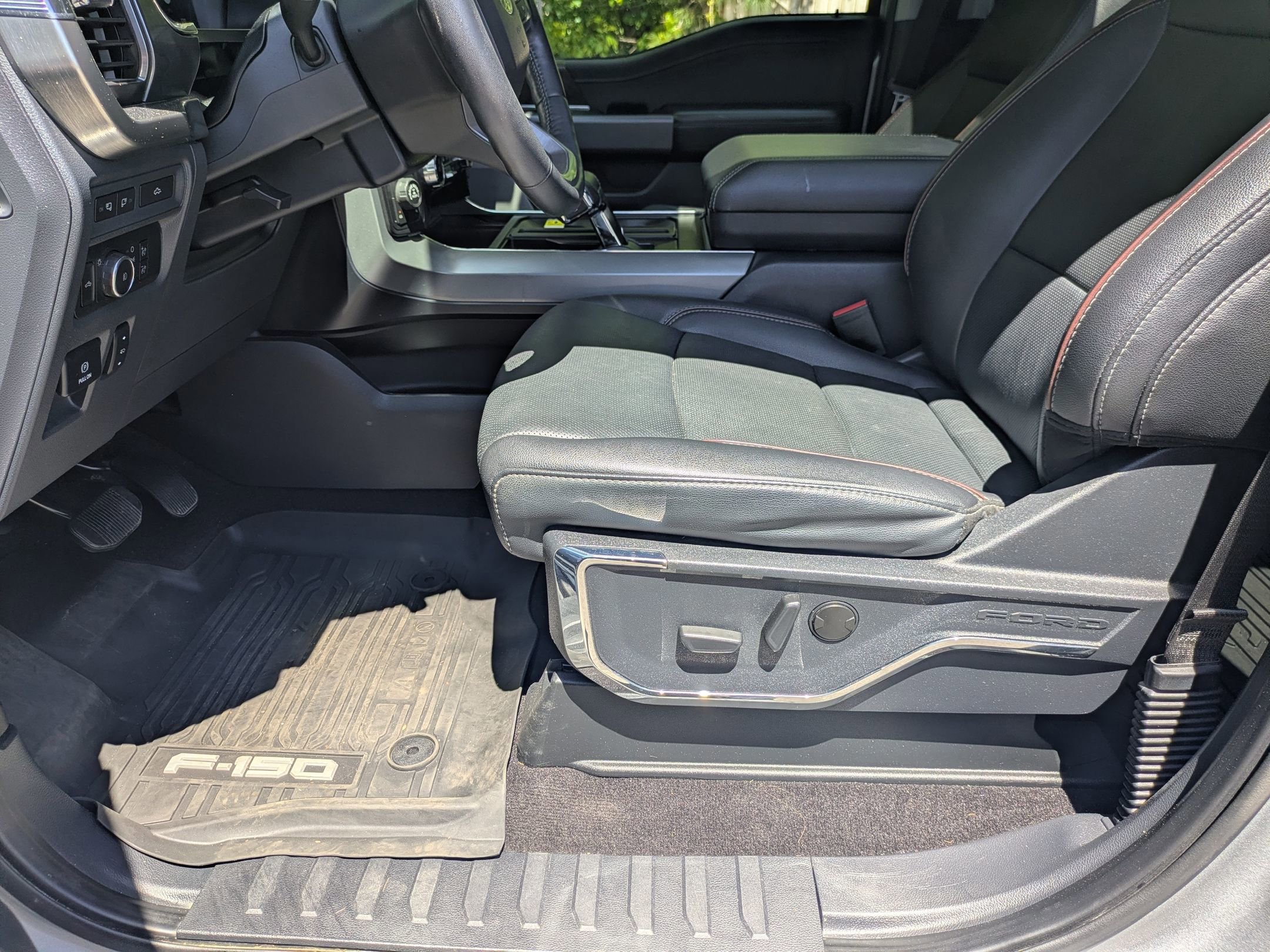 Certified 2022 Ford F150 Lariat w/ Max Trailer Tow Package AWD/4WD image 13