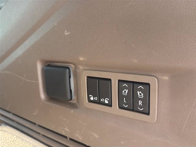 Used 2023 GMC Yukon Denali w/ Denali Reserve Package AWD/4WD image 26
