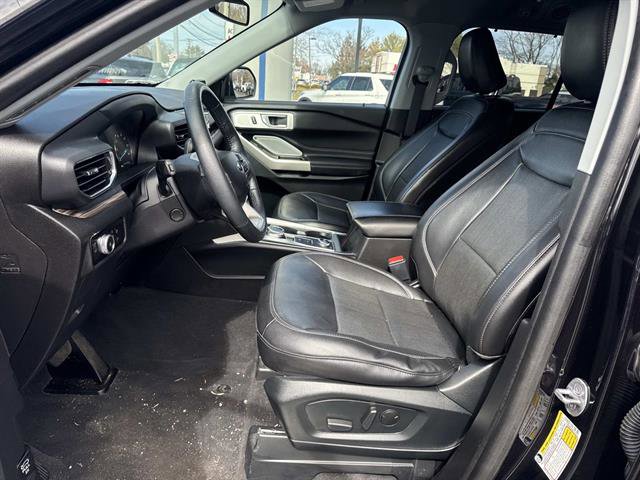 Certified 2022 Ford Explorer Limited w/ Limited Technology Package AWD/4WD image 27