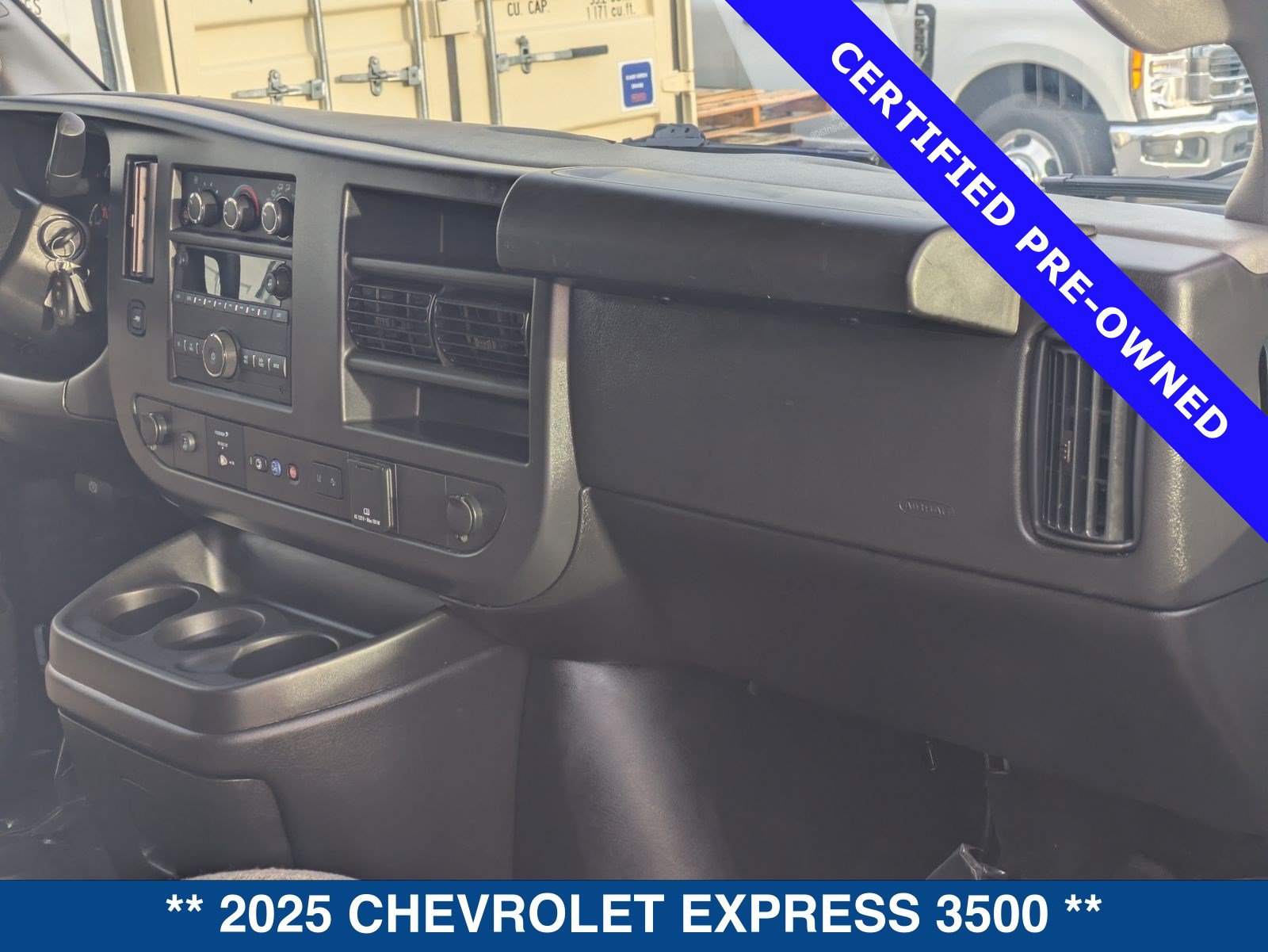 Used 2025 Chevrolet Express 3500 LT w/ LT Preferred Equipment Group RWD image 18