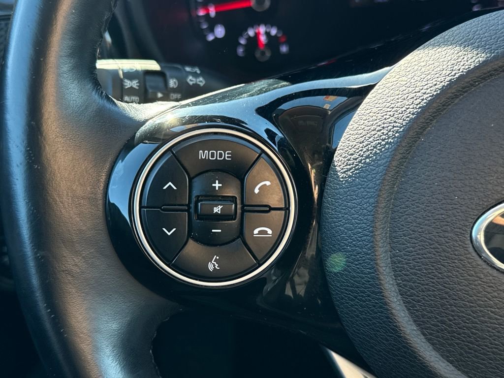Used 2020 Kia Soul EX image 18