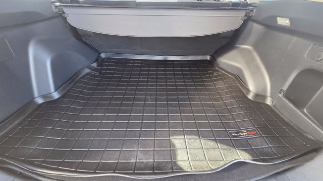 Used 2020 Toyota RAV4 XLE Premium AWD/4WD image 7
